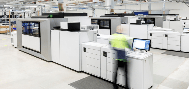 Druckmaschine Canon mit nicht identifizierbarer Person