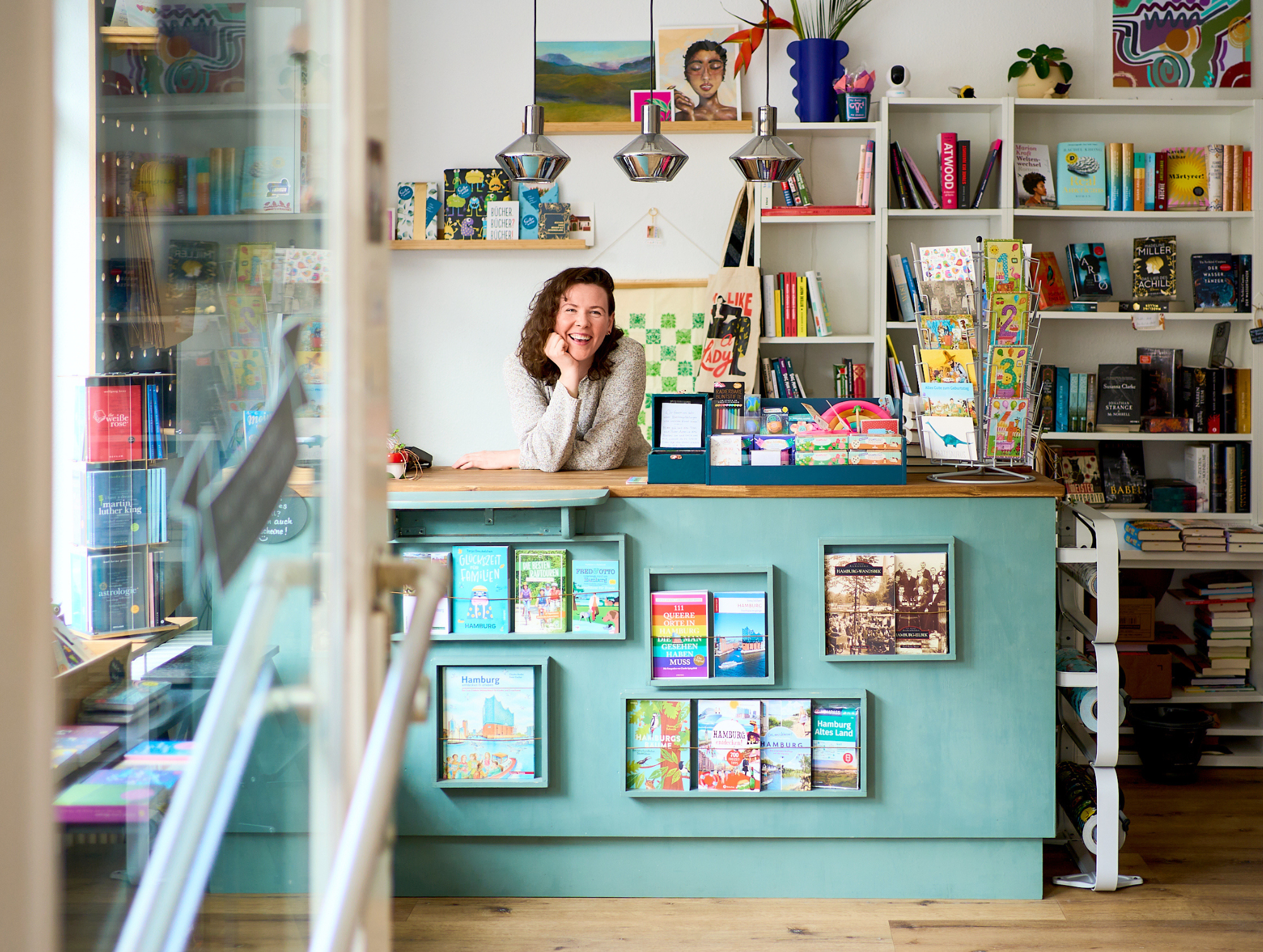 Morgan Boharski in ihrer Buchhandlung "Seitenweise" (Foto © Meike Kuether)