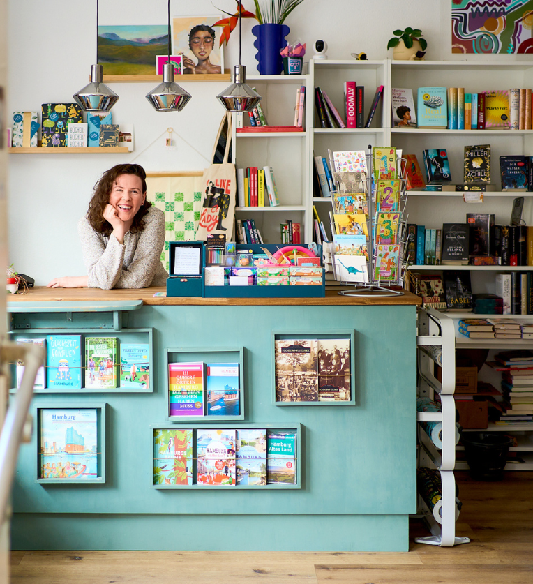 Morgan Boharski in ihrer Buchhandlung "Seitenweise" (Foto © Meike Kuether)