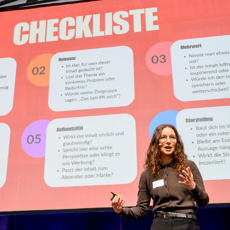 Daria Razumovych | Social-Media-Expertin