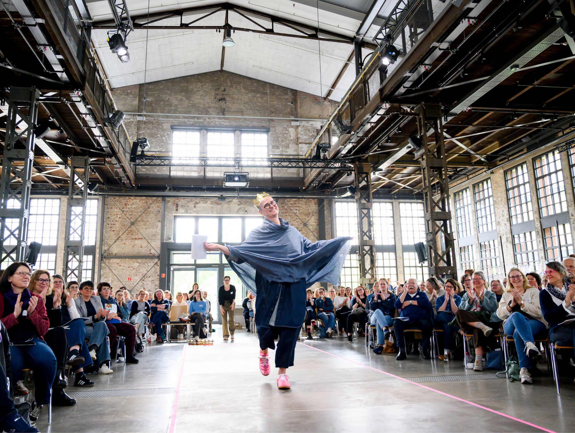 Libri.Campus live 2026: Storybattle-Gewinnerin in der Benno-Schilde-Halle