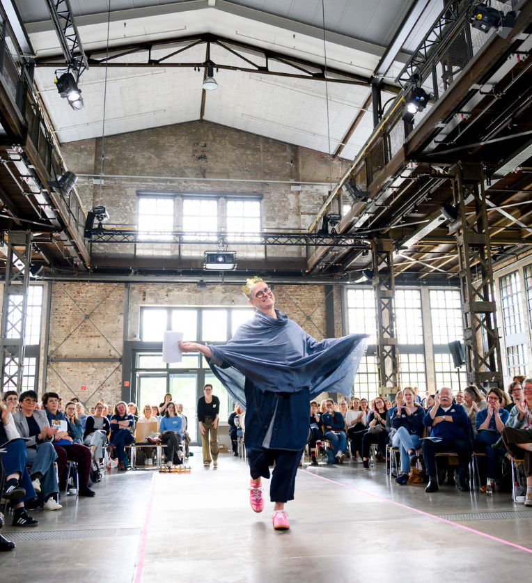 Libri.Campus live 2026: Storybattle-Gewinnerin in der Benno-Schilde-Halle